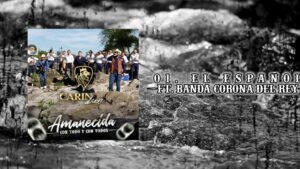 Portada de álbum que muestra una banda regional de varios músicos con instrumentos sobre rocas al aire libre junto a un logotipo de león y el título estilizado "Amanecida" sobre un fondo en blanco y negro con tipografía de pista, Ventajas y desventajas del idioma español: descubre sus secretos clave