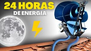 Pequeña turbina eólica de eje vertical instalada en un tejado con dos cables azules, junto a un icono de luna que sugiere funcionamiento nocturno, un rayo amarillo como símbolo de electricidad y el texto destacado "24 HORAS DE ENERGÍA", ideal para ilustrar Ventajas y desventajas de la energía eólica: su impacto real.