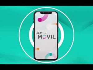 Imagen promocional de un teléfono inteligente centrado con el logo de izzi móvil en la pantalla, sobre un fondo verde azulado con formas abstractas y un círculo blanco que lo enmarca, perfecta para ilustrar comparativas y reseñas, Ventajas y desventajas de izzi móvil: ¿vale la pena contratarlo?