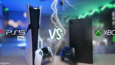 Comparativa visual que muestra una consola PlayStation 5 Pro blanca con su mando DualSense a la izquierda y una Xbox Series X negra con su mando a la derecha, separadas por un rayo y un gran VS central sobre un fondo borroso con los logotipos de ambas marcas, optimizada para búsquedas sobre Xbox Series X ventajas y desventajas para decidir tu compra